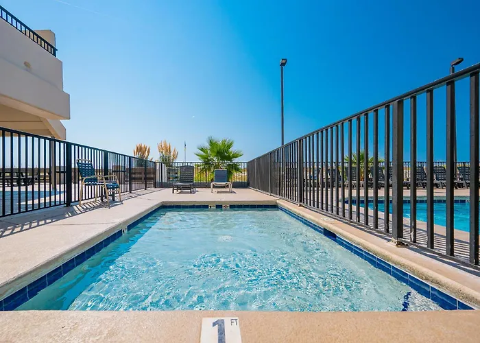 Apartment Island Winds West 273 *