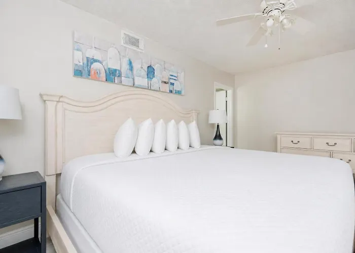 Apartment Island Winds West 273